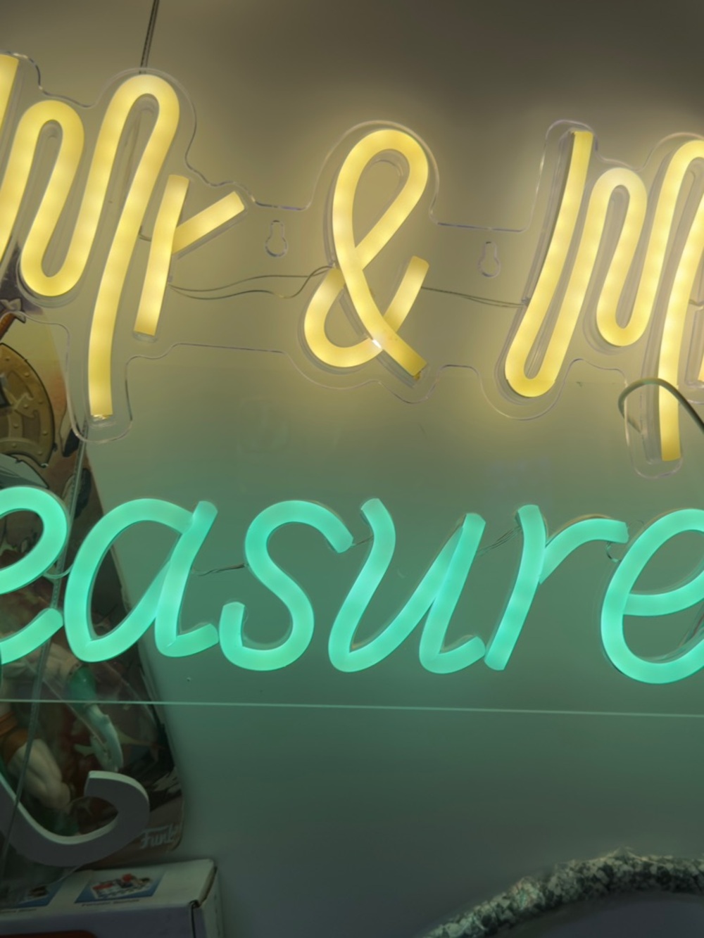 Neon LED Sign Mr &Mrs light with dimming switch - Yellow Script Lighting